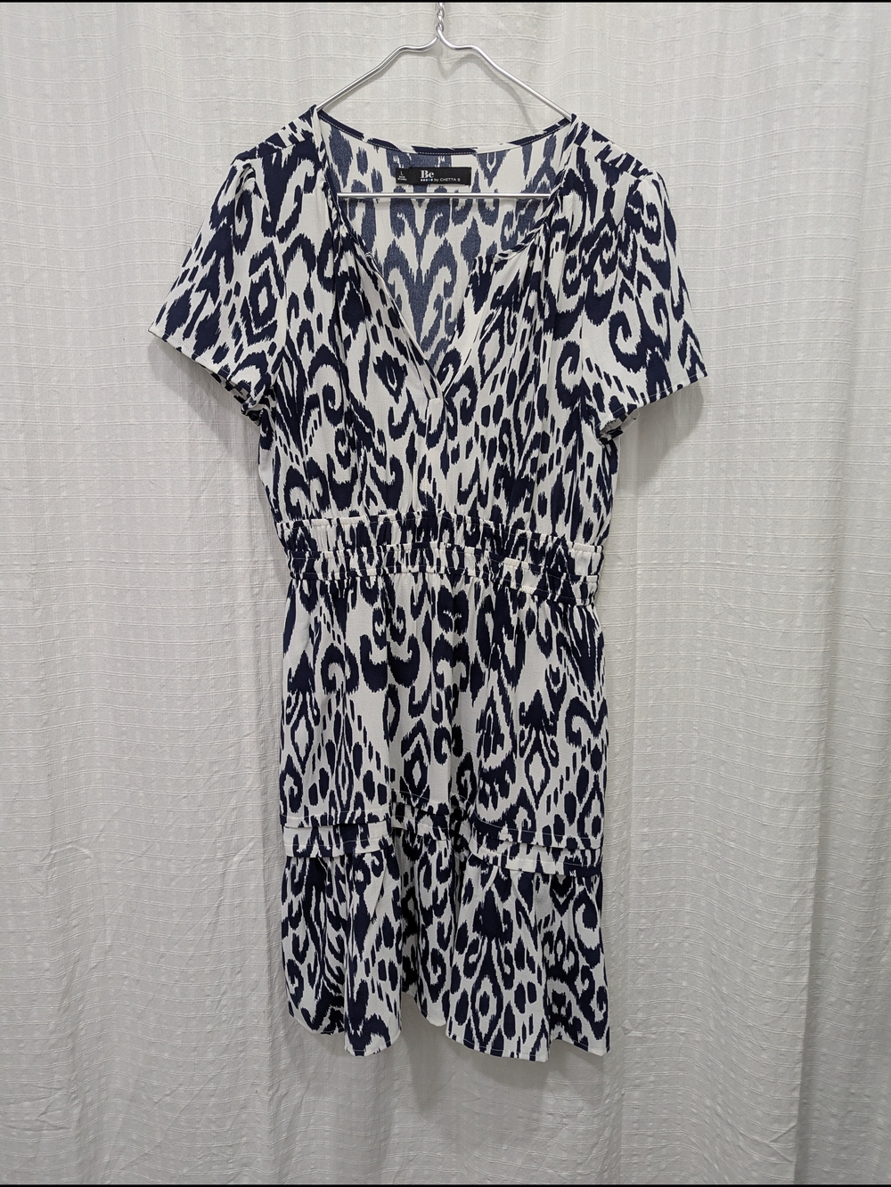 Chetta B Black and White Abstract V-Neck Tiered Mini Dress Smocked Waist Pockets